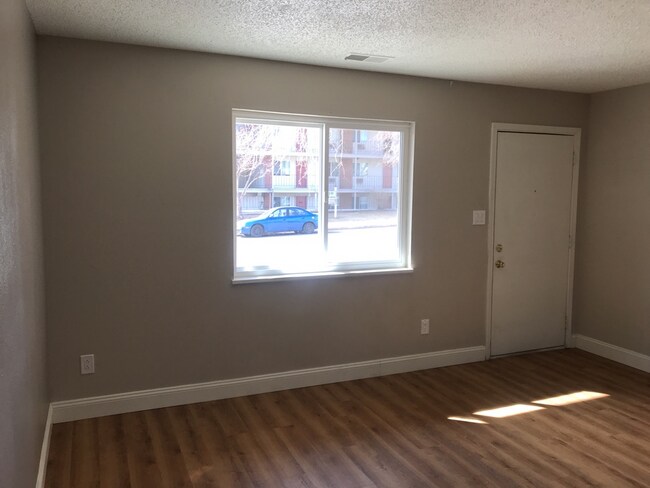 Building Photo - 1021 Delaware Dr