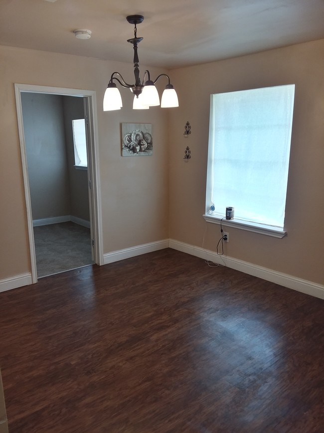 Dining Room - 5106 Dumore Dr