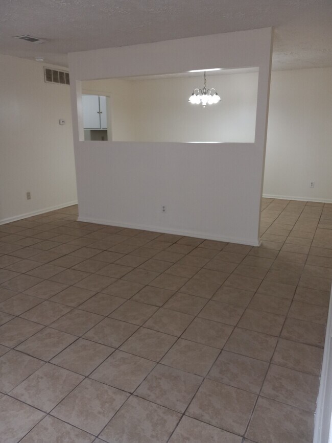 Building Photo - Multifamily