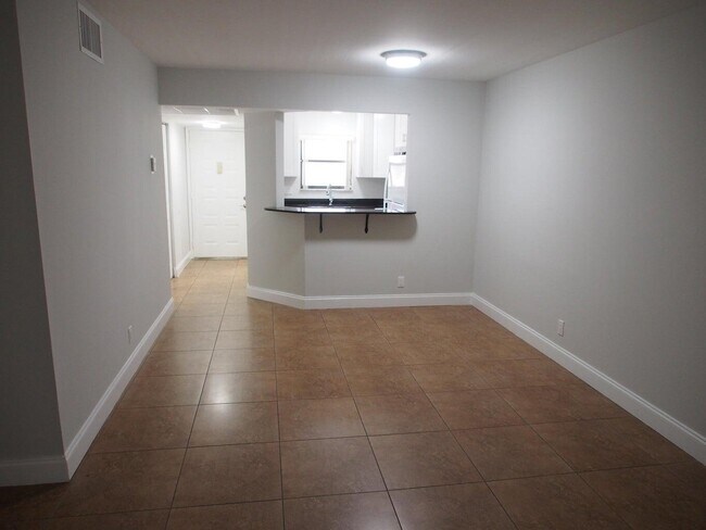 Building Photo - 21906 Lake Forest Cir