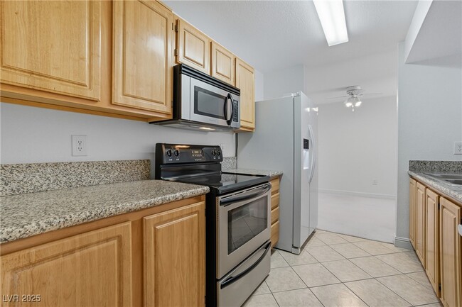 Building Photo - 5055 W Hacienda Ave