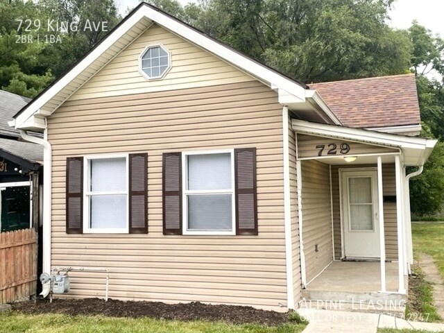 Primary Photo - 2 Bedroom less than a mile from both the p...