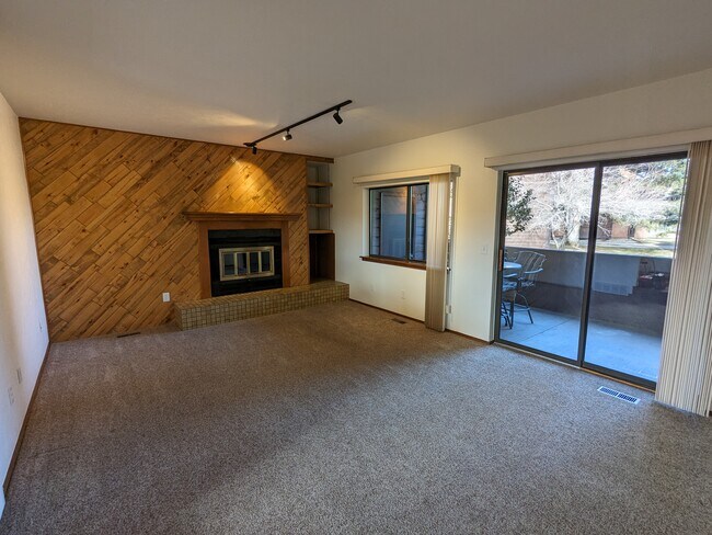 Sala de estar - 525 Manhattan Dr