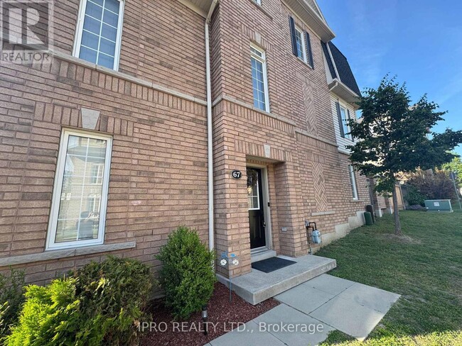 Building Photo - 67 Oakins Ln