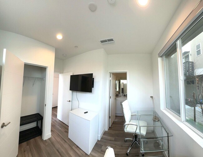 Building Photo - NEW CONSTRUCTION 1600 sq/ft FURNISHED 3BR/...