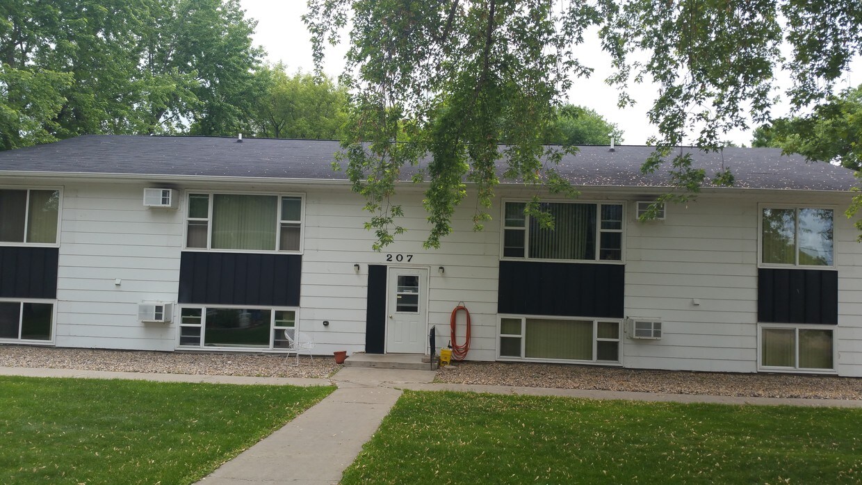 215 W Main St Unit 2, Osakis, MN 56360 Apartment for Rent in Osakis