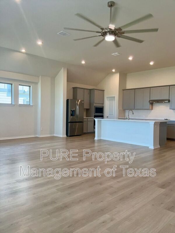 Foto del edificio - 124 Westfield St