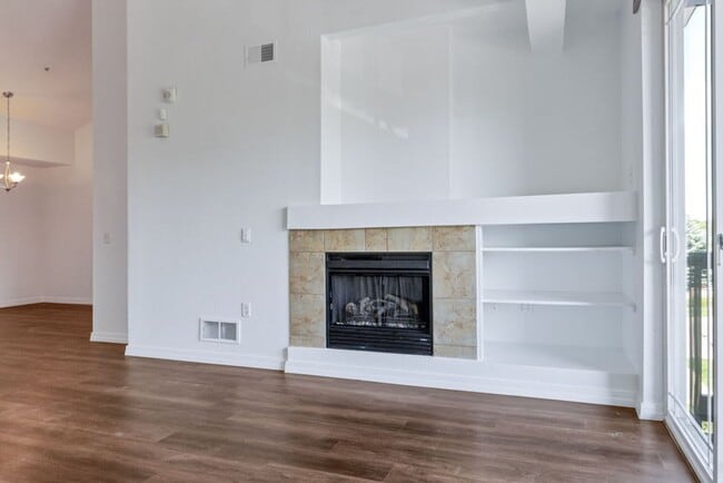 Foto del edificio - Stylish Longmont Condo with Vaulted Ceilings and Modern Upgrades