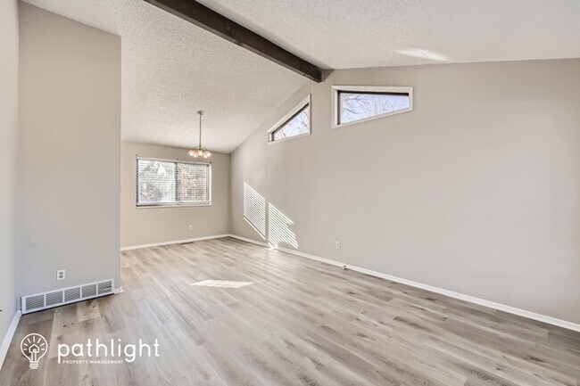 Foto del edificio - 6936 West Rowland Avenue, Littleton, CO, 8...