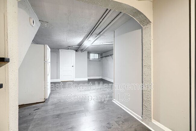 Building Photo - 425 N Highland Ave