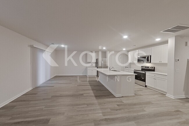 Building Photo - 130 Inez Ave