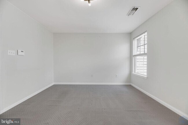 Building Photo - 8026 Forest Ridge Dr