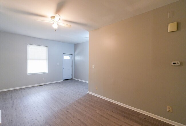 Foto del edificio - Newly renovated 6 bedroom 2.5 bath in Carroll Park Area