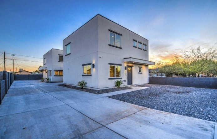 Primary Photo - Versatile home in the heart of Phoenix