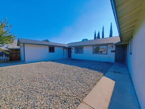 Building Photo - 546-550 E Polk St