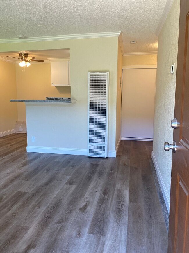 Building Photo - Welcome to SkyView Villa & Somerset Apartm...