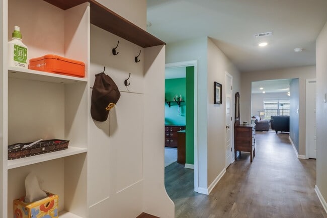 Photo - Beautiful 4 bed 2 bath House