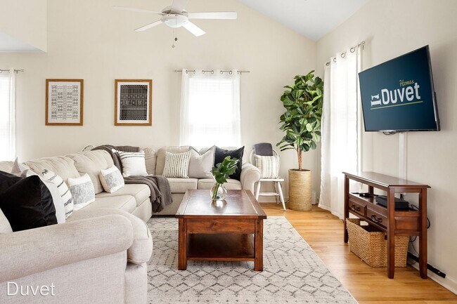 Foto del edificio - 3 br, 2.5 bath House - 6 Todd St.