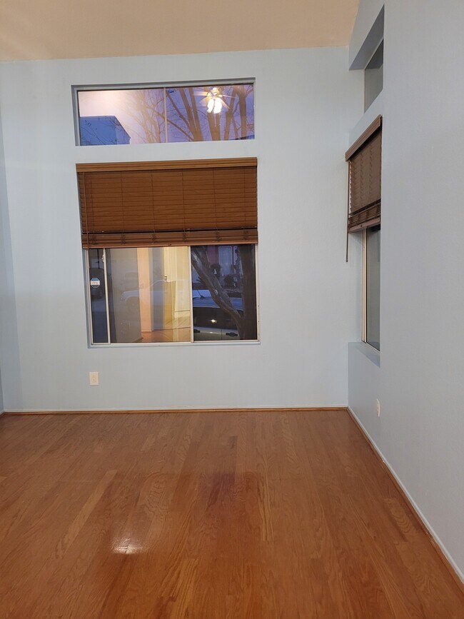 Sala de estar - 7192 Sappada Pl