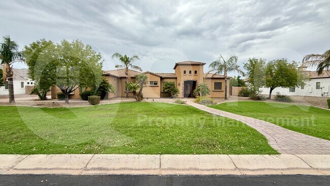 Foto del edificio - 2950 E Latham Way