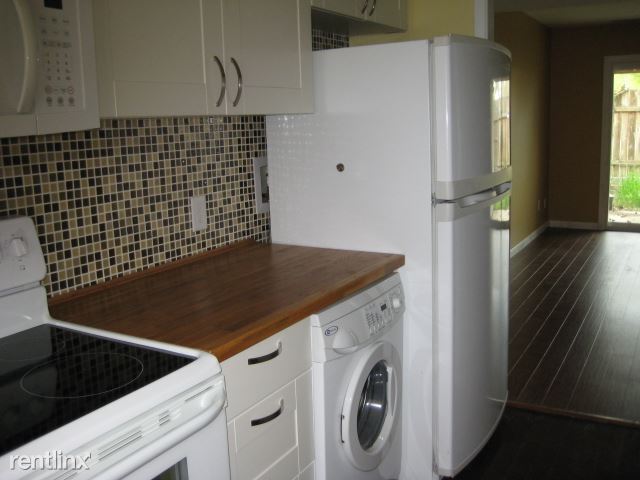 Building Photo - 2 br, 1.5 bath Townhome - 6212 Murray Dr