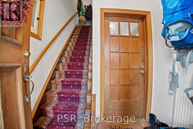 Photo du bâtiment - 98 Roselawn Ave