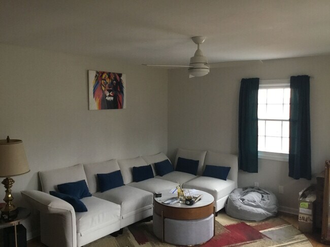 Foto del edificio - Room in House on Foxcroft Dr