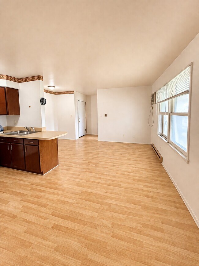 Foto del edificio - 912 N State Rd