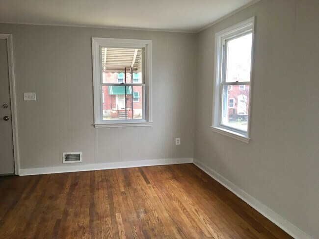 Foto del edificio - Fantastic 3 Bedroom EOG Townhome with Parking Pad in Parkville!
