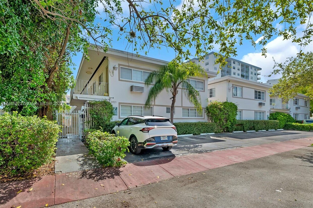 Foto principal - 6921 Rue Vendome