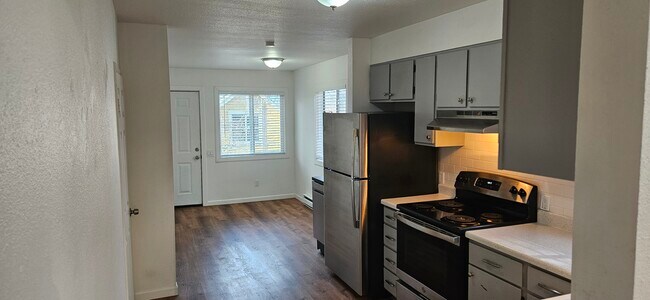 Foto del edificio - 917 E 8th Ave