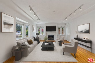 Building Photo - 4823 Topanga Canyon Blvd