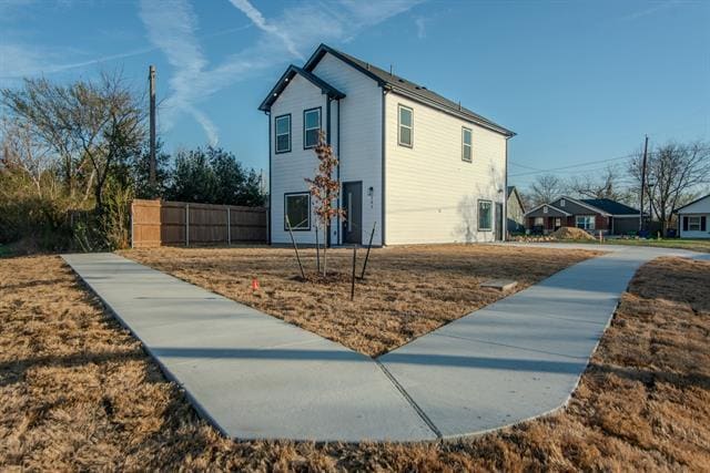 Building Photo - 305 Eggar St