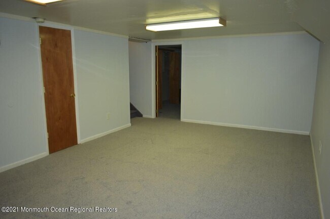 Building Photo - 127 Northampton Dr