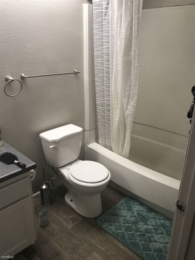 Foto del edificio - 1450 W Brook Ridge Ln