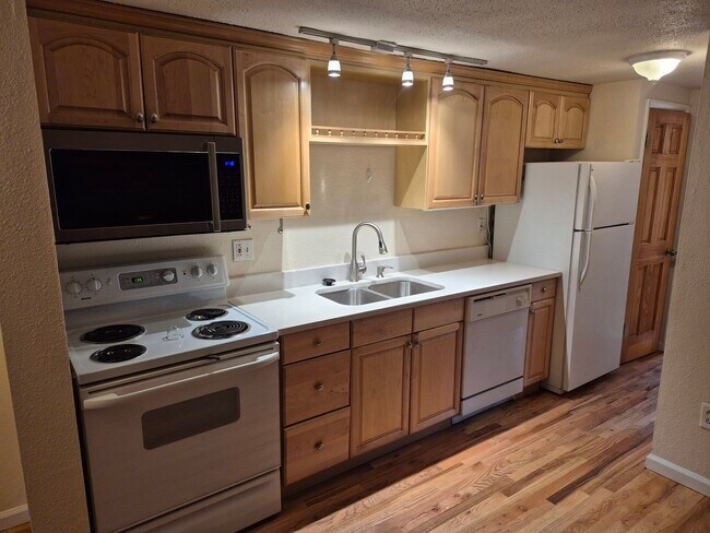 Photo - 155 S Pennsylvania St Apartment