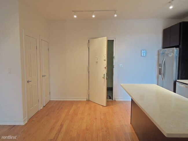 Foto del edificio - 919 Park Pl