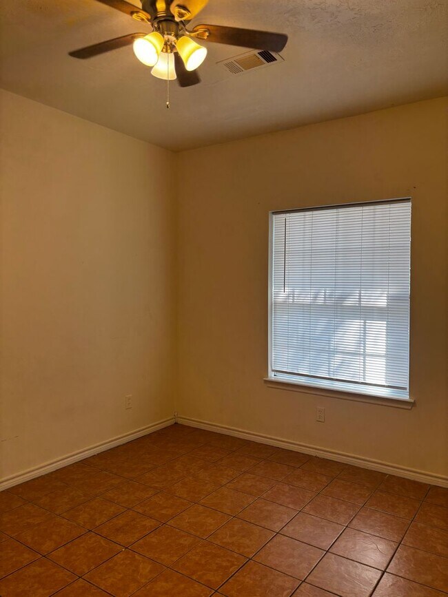 Foto del edificio - 2 bedroom 2 bath