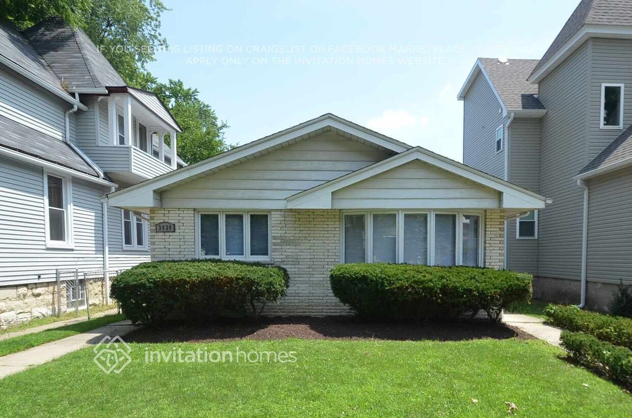 Primary Photo - 3439 Clinton Ave