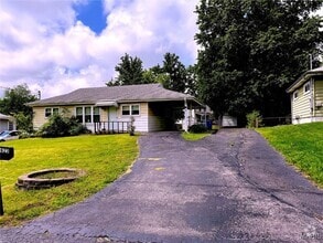Building Photo - 1623 Kirkham Dr