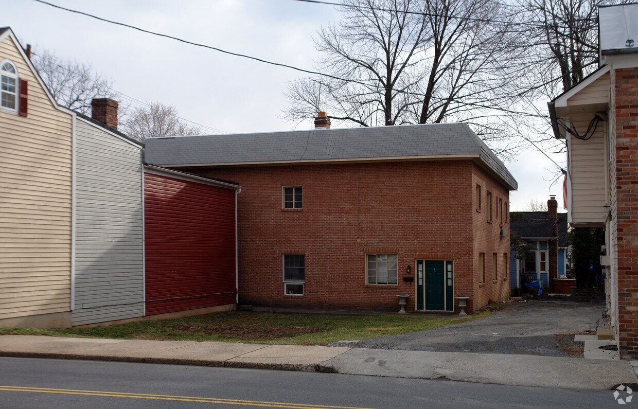 Building Photo - 7 North St NE
