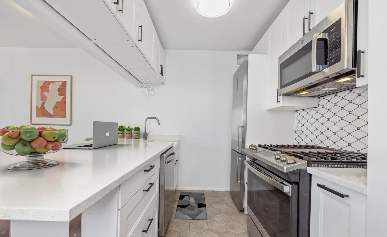 Building Photo - 343 East 74th Street