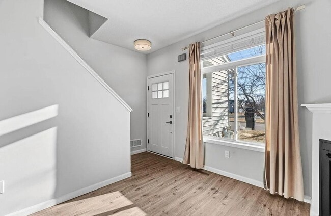 Building Photo - 608 Roundhouse St