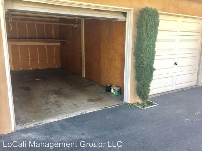 Building Photo - 2 br, 2 bath Apartment - 410 N. Clark St #A