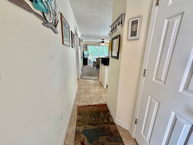 Foto del edificio - 615 Waterway Village Blvd