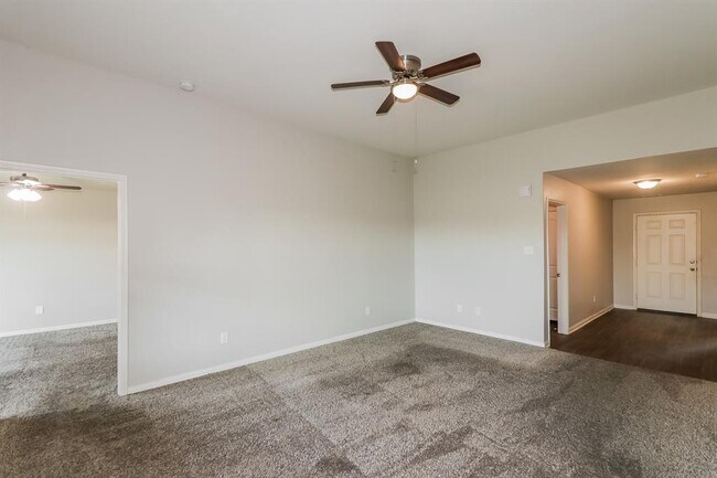 Foto del edificio - 3004 Oak Ln
