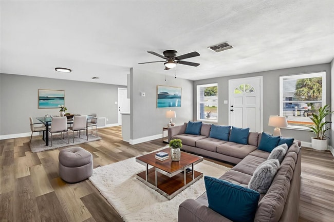 Building Photo - 10933 Premier Ave