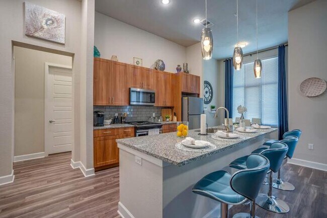 Luxia Craig Ranch* photo'