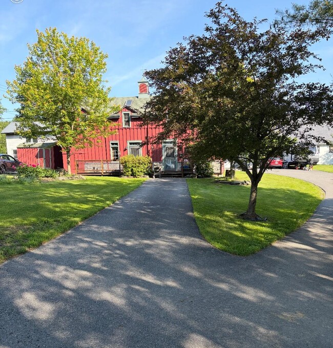 Building Photo - 30 Pilgrim Corners Rd