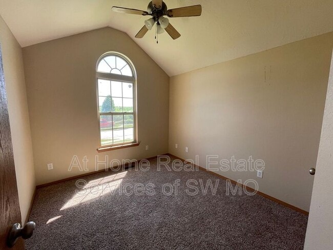 Building Photo - 3314 N Marion Ave
